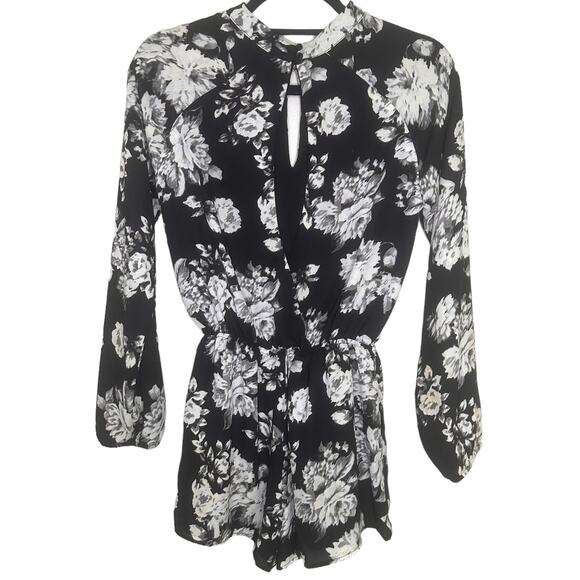 Design Lab Romper High Neck Shorts Long Sleeve Floral Black Grey White XS NWOT - Picture 3 of 14